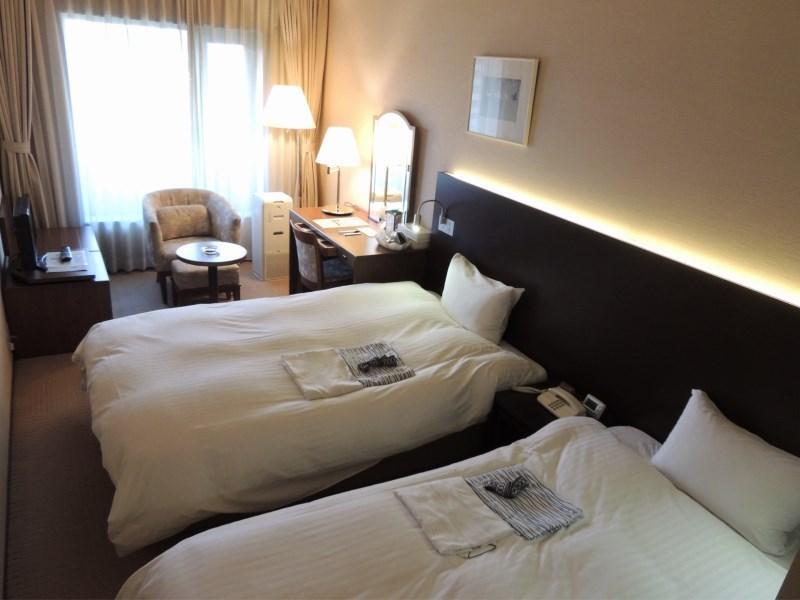 Nakanoshima Plaza Hotel Osaka Bagian luar foto
